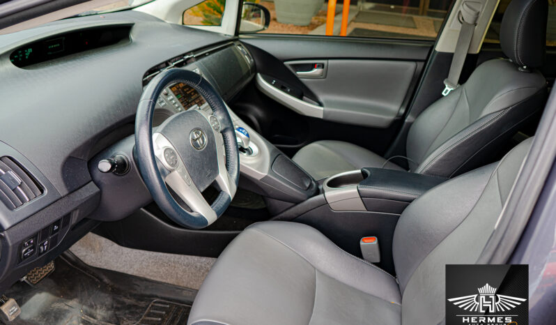 2015 Toyota Prius Five Hatchback full